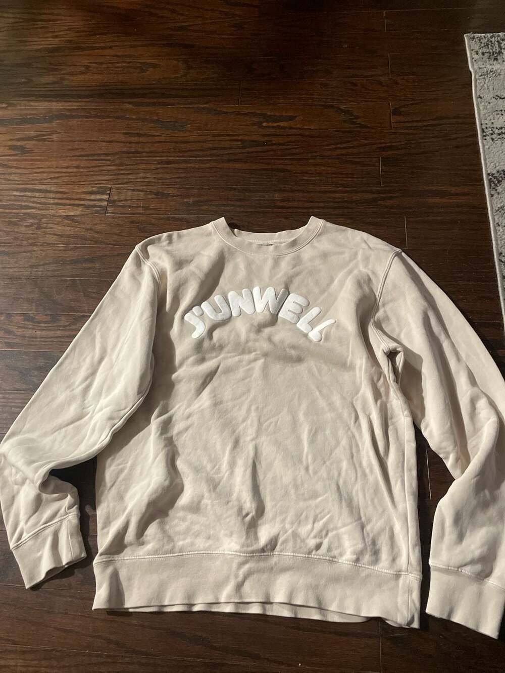 Independent Trading Company Unwell Crewneck Size M Beige Sweatshirt